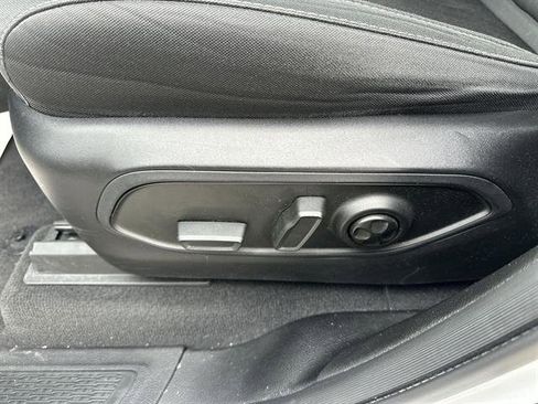 Used 2023 Jeep Grand Cherokee Laredo w/ Luxury Tech Group I image 14