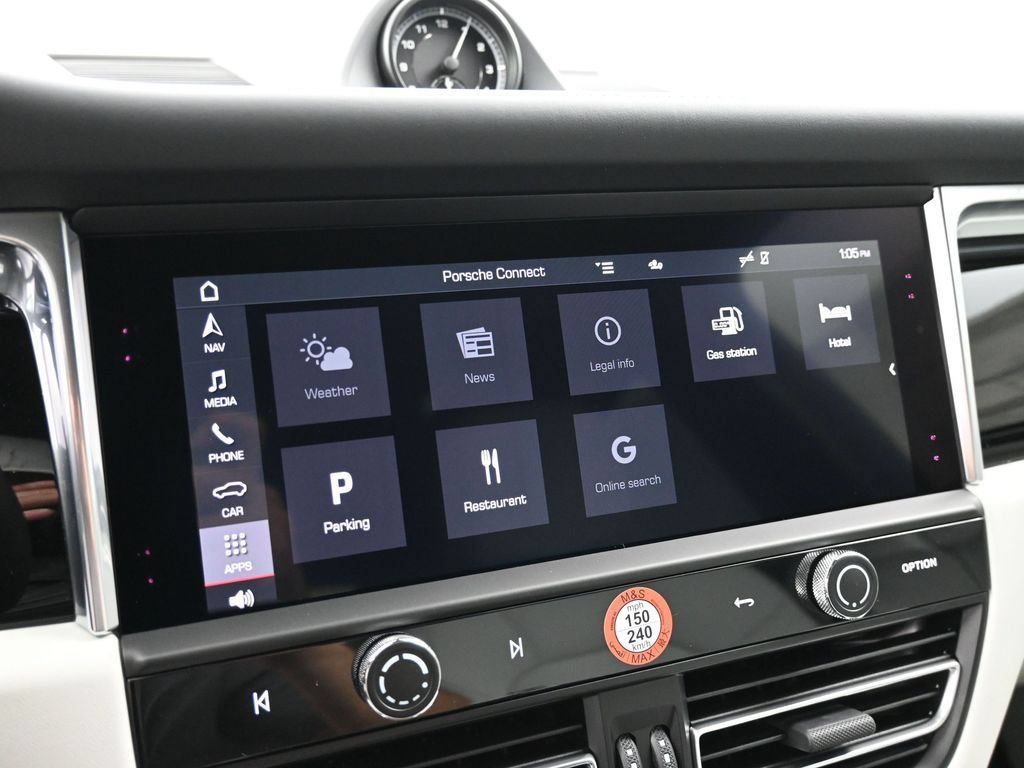 Certified 2026 Porsche Macan AWD/4WD image 8