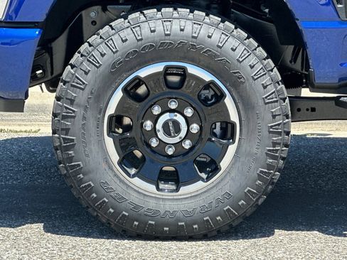 New 2026 Ford F250 Lariat w/ Tremor Off-Road Package AWD/4WD image 25