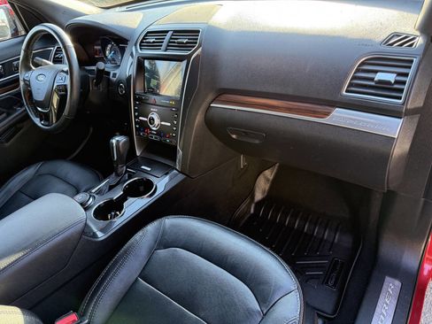 Used 2019 Ford Explorer Limited w/ Class III Trailer Tow Package image 17