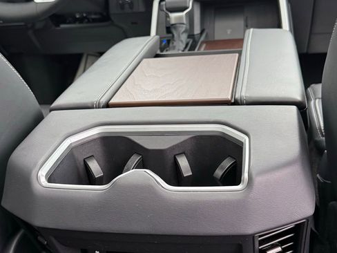 Used 2025 Toyota Sequoia Capstone image 29