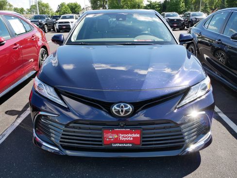 Used 2021 Toyota Camry XLE FWD image 2
