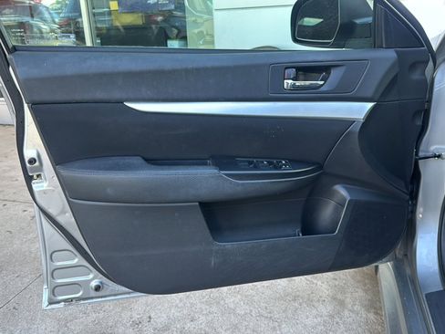 Used 2011 Subaru Legacy 2.5i Premium AWD/4WD image 15