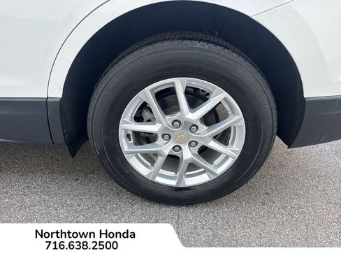 Used 2023 Chevrolet Equinox LS w/ LS Convenience Package AWD/4WD image 13