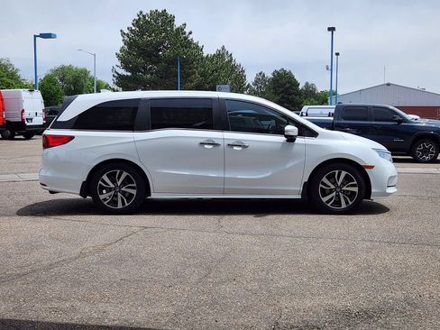 Used 2022 Honda Odyssey Touring image 2