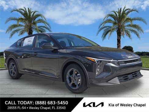 New 2026 Kia K4 LXS image 1