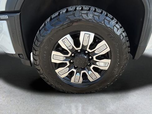 Used 2024 GMC Sierra 2500 Denali w/ Denali Reserve Package AWD/4WD image 10