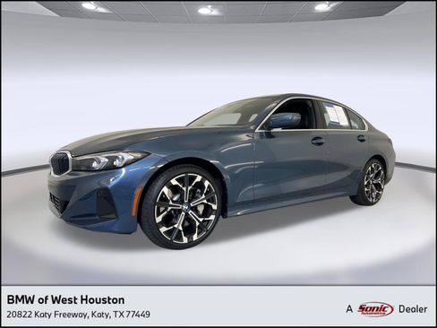 Used 2025 BMW 330i Sedan image 1