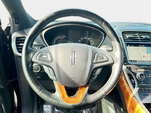 Used 2016 Lincoln MKX Reserve w/ Driver Assistance Package AWD/4WD image 16