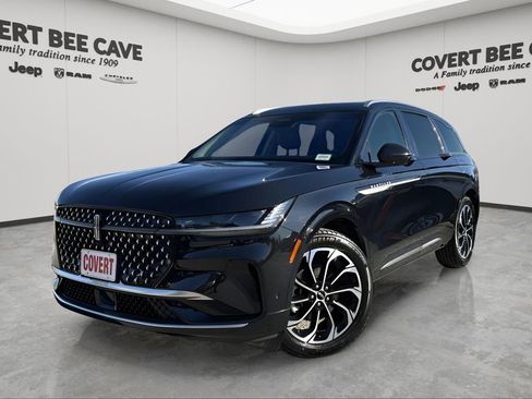 Used 2024 Lincoln Nautilus Reserve image 1