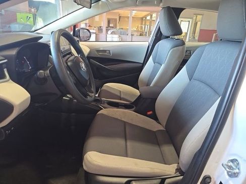 Used 2026 Toyota Corolla LE FWD image 5