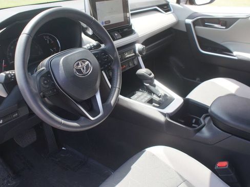 Used 2023 Toyota RAV4 XLE w/ Convenience Package AWD/4WD image 14