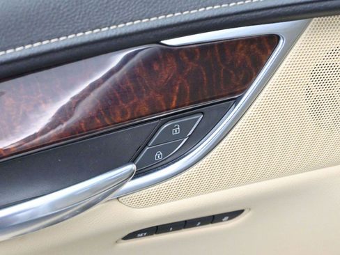 Used 2019 Cadillac XT5 Luxury FWD image 11