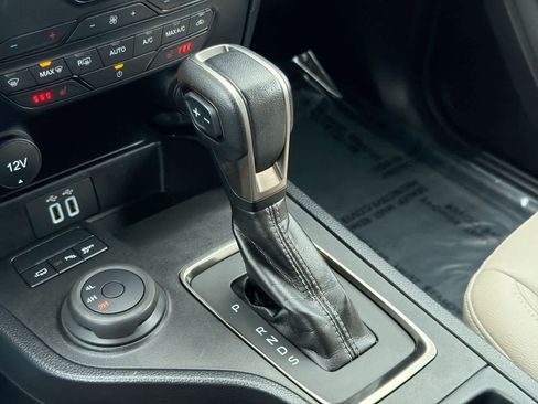 Used 2022 Ford Ranger Lariat w/ Equipment Group 501A High image 33