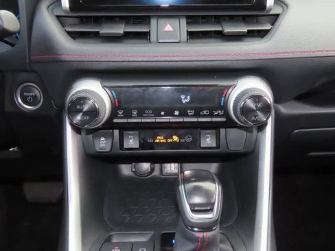 Used 2023 Toyota RAV4 SE image 21