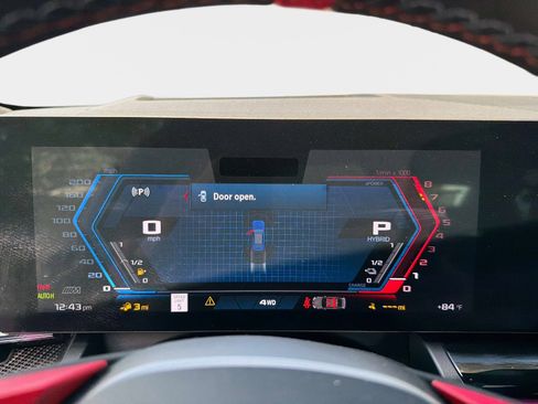 Used 2025 BMW M5 image 45