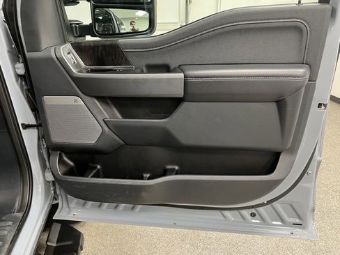 Used 2025 Ford F350 Lariat w/ Black Appearance Package image 56