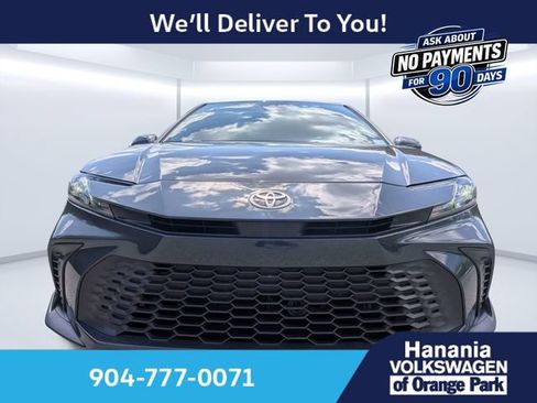 Used 2025 Toyota Camry SE w/ Multimedia Upgrade Package FWD image 8
