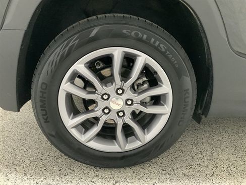 Used 2024 GMC Terrain SLT image 11