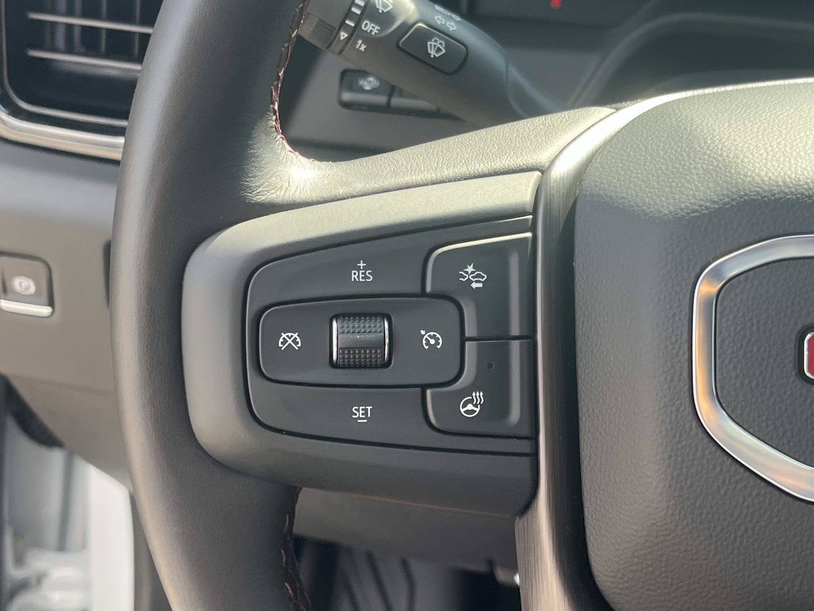 Used 2025 GMC Sierra 2500 AT4X w/ AT4X AEV Edition AWD/4WD image 41