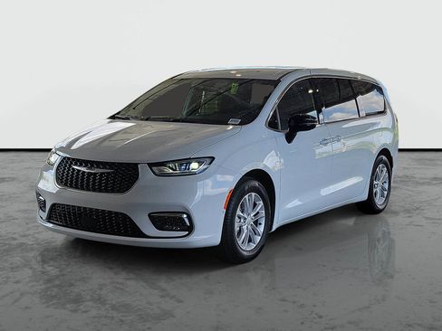 New 2026 Chrysler Pacifica Select FWD image 4