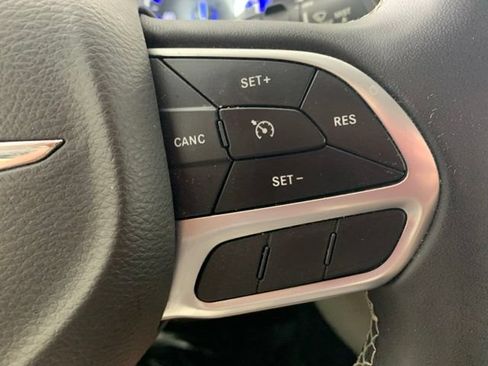 Used 2023 Chrysler Voyager LX FWD image 31