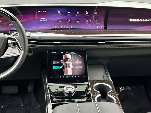 New 2026 Cadillac Escalade Luxury w/ Touring Package image 15