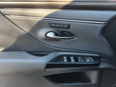 New 2025 Lexus ES 350 w/ Premium Package image 16