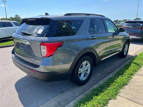 Used 2023 Ford Explorer XLT AWD/4WD image 3