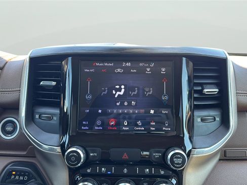 Used 2019 RAM 1500 Laramie AWD/4WD image 18