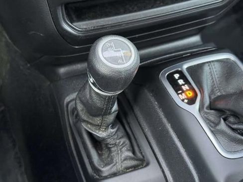 Used 2018 Jeep Wrangler Unlimited Sport S AWD/4WD image 27
