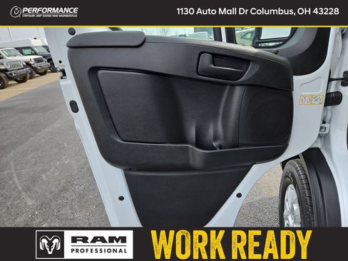 New 2025 RAM ProMaster 2500 w/ Quick Order Package 22G SLT image 13