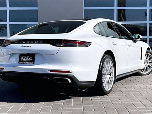 Used 2022 Porsche Panamera image 13