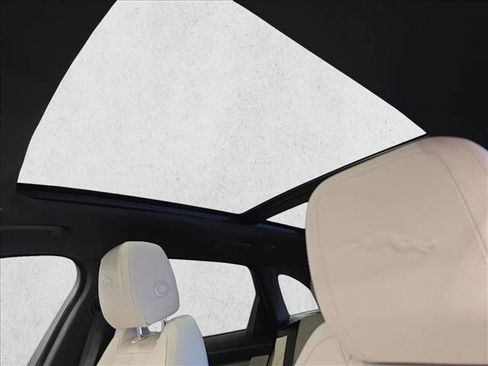 Certified 2025 Jaguar F-PACE R-Dynamic S image 30