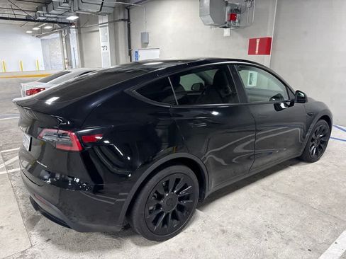 Used 2023 Tesla Model Y Long Range AWD/4WD image 5