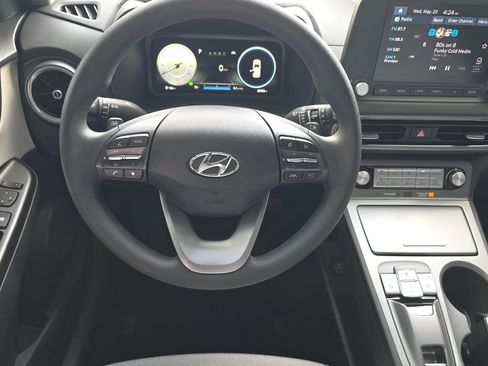 Used 2023 Hyundai Kona SE FWD image 14