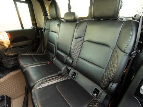 Used 2021 Jeep Gladiator Overland image 24