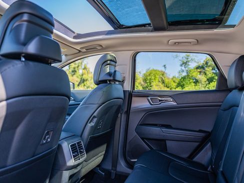 New 2026 Kia Sportage EX w/ EX Panorama Roof Package FWD image 13