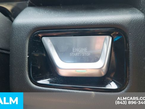 Used 2025 GMC Yukon Denali AWD/4WD image 16