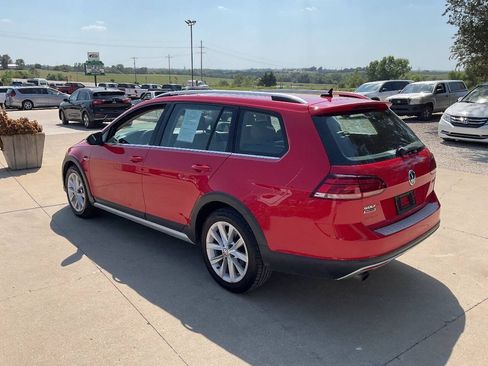 Used 2019 Volkswagen Golf Alltrack SE AWD/4WD image 7