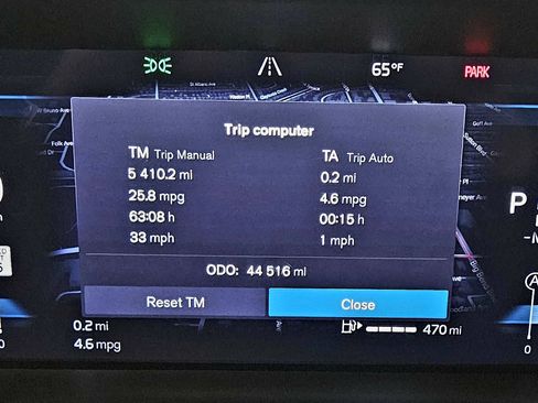 Used 2022 Volvo XC60 B5 R-Design w/ Advanced Package image 10