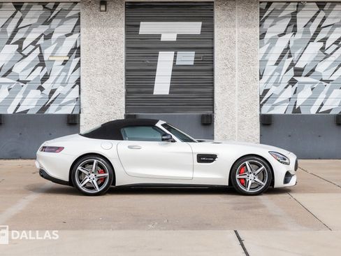 Used 2021 Mercedes-Benz AMG GT Roadster image 17