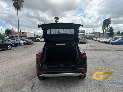 Used 2025 Chevrolet Trax LT FWD image 14