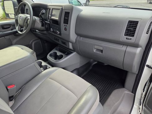 Used 2020 Nissan NV 3500 SV image 13