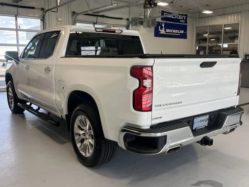 Used 2021 Chevrolet Silverado 1500 LTZ AWD/4WD image 5