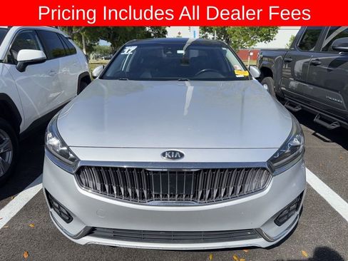 Used 2017 Kia Cadenza Technology FWD image 2