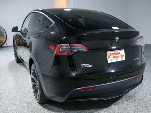 Used 2023 Tesla Model Y Long Range AWD/4WD image 9