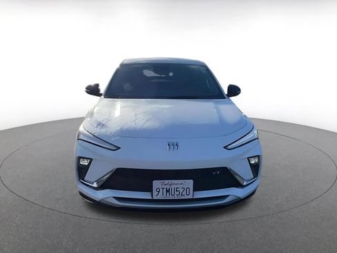 Used 2025 Buick Envista Sport Touring image 4