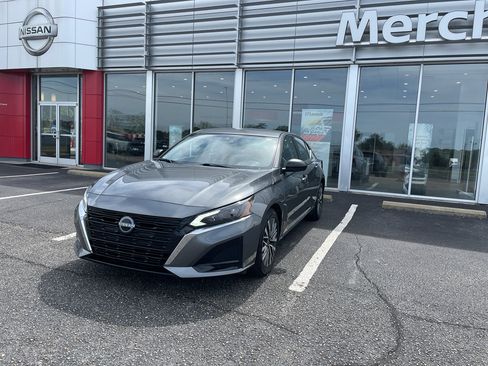 Used 2025 Nissan Altima 2.5 SV FWD image 5