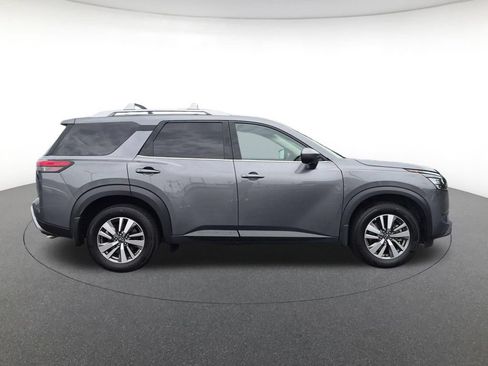 Used 2025 Nissan Pathfinder SL AWD/4WD image 4